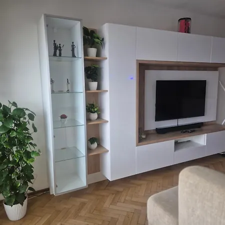 Stylovy 4-izbovy V Srdci Mesta Apartmán *
