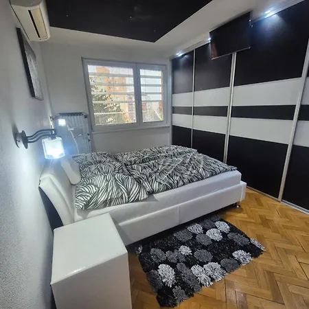 Stylovy 4-izbovy V Srdci Mesta Apartmán
