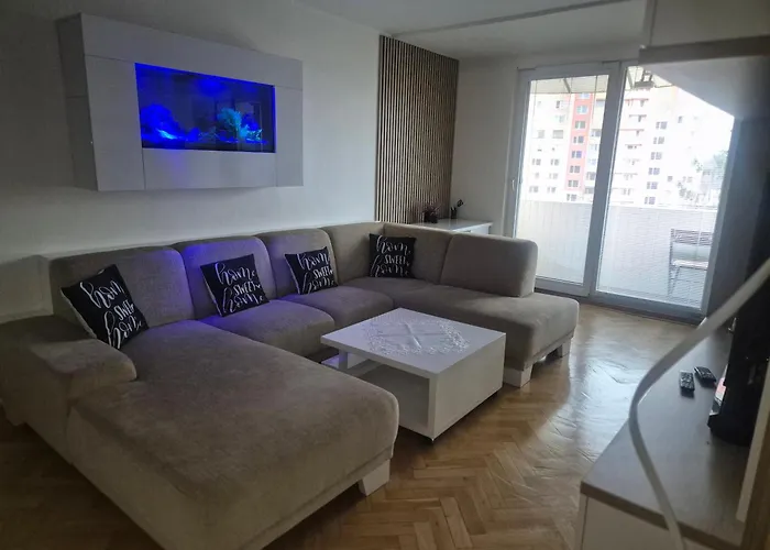 Stylish 4-room In The Heart Of The アパート レビツェ